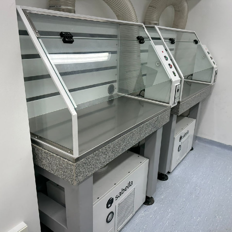 cabina de balanzas para laboratorios