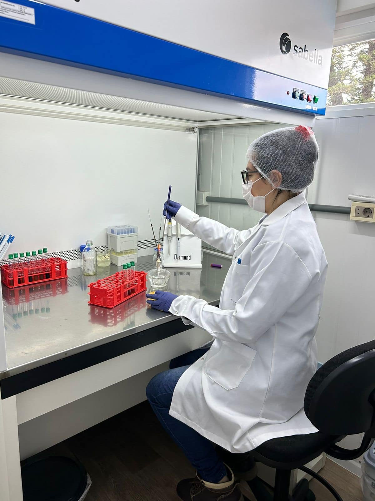 Cabina de flujo laminar Sabella: sistema de enclavamiento y filtro HEPA H14